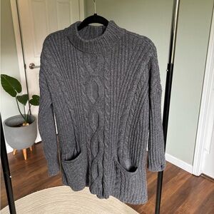 Cableknit sweater